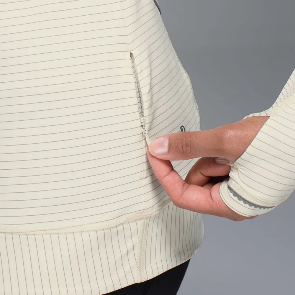 Lululemon Run For Gold 1/2 Zip - Picture 7 of 16